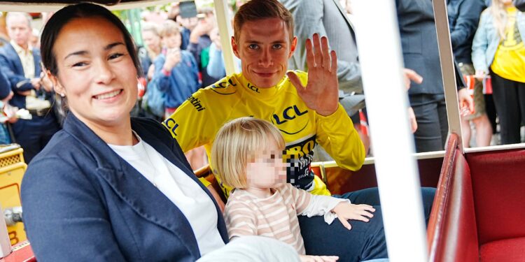 Jonas Vingegaard esposa Trine Hansen y familia