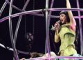 Katy Perry Show se detiene como falla la pieza del set