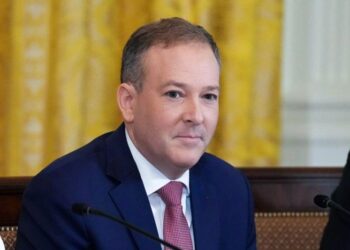 La EPA se mueve para revocar el hallazgo que permite la regulación climática