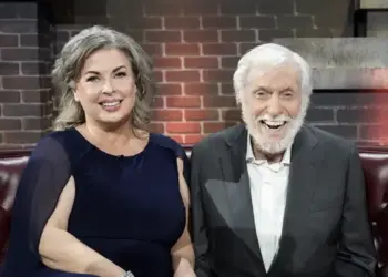 La esposa de Dick Van Dyke revela un susto de salud