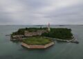 Vista aérea de la isla de Poveglia, Italia.