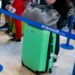 Ryanair.com Barrera de cola de marca en un aeropuerto.
