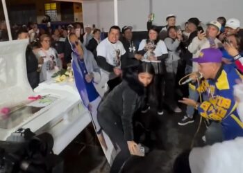 Una viuda twerking en el funeral de su esposo.