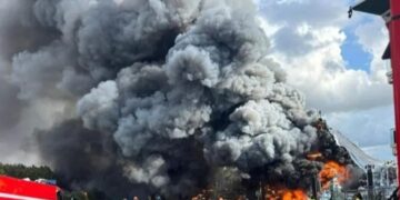 Gran incendio en el Festival Tomorrowland en Boom, Bélgica.