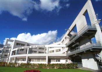 Hôpital Jeanne de Flandre en Francia.
