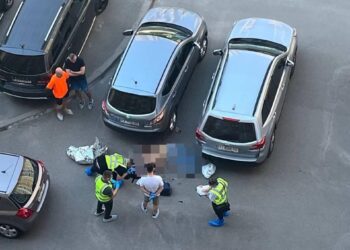 El coronel de SBU Ivan Voronych, de 50 años, fue asesinado a tiros por un asesino enmascarado en Kiev