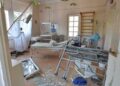 Daños dañados del hospital después de una huelga de misiles.