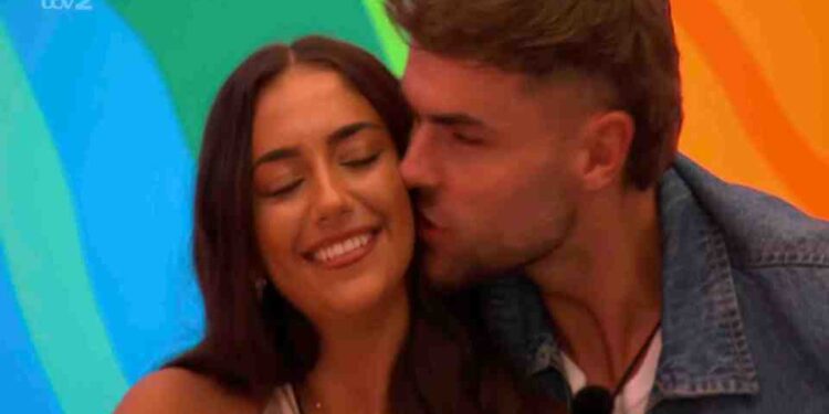 Shakira de Love Island instó a