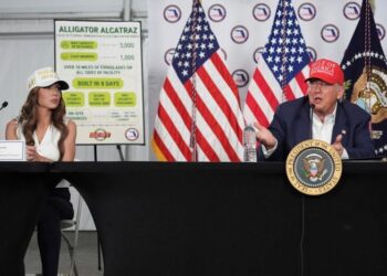 Trump, Noem dice que la cobertura de CNN de la aplicación de seguimiento de ICE podría justificar el enjuiciamiento