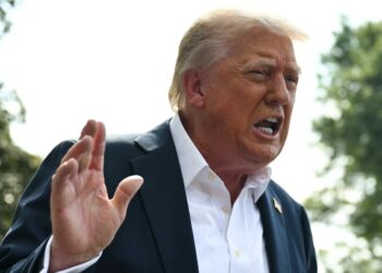 El presidente Trump habló con la prensa.