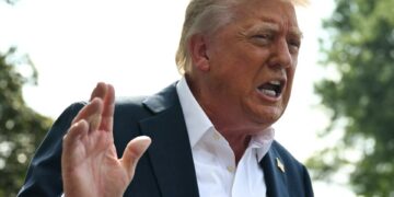 El presidente Trump habló con la prensa.