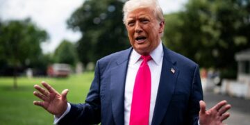 El presidente Trump habló con los periodistas.