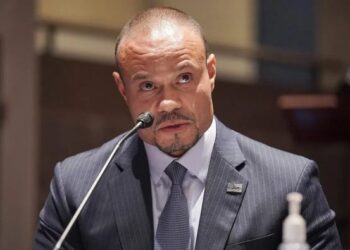 Trump dice que habló con Bongino en medio de informes de luchas internas sobre los archivos de Epstein