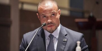 Trump dice que habló con Bongino en medio de informes de luchas internas sobre los archivos de Epstein