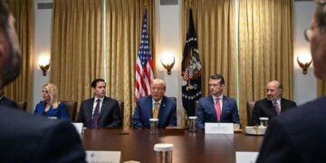 Trump dice que los miembros de BRICS obtendrán aranceles adicionales del 10 por ciento sobre el intento de dedolarización