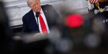 El presidente Donald Trump ofrece comentarios durante un almuerzo de la Oficina de Fe de la Casa Blanca en el comedor estatal en la Casa Blanca el 14 de julio de 2025 en Washington, DC