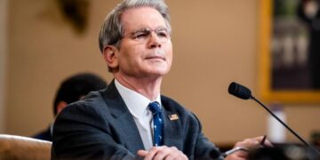 US recolectará más de $ 300 mil millones en ingresos arancelos este año, dice el secretario del Tesoro.