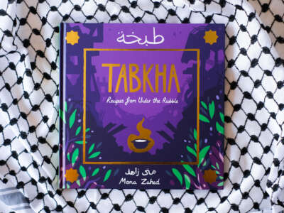 Tabkha, el libro de cocina de Mona Zahed, fue publicado por Slingshot Books en nombre de los cafés para Gaza en febrero de 2025.