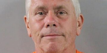 Mugshot de Mark Gibbon, arrestada por intento de asesinato.