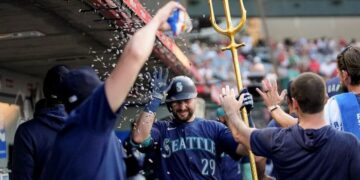 Cal Raleigh hace una historia de MLB con el 50º jonrón de la temporada