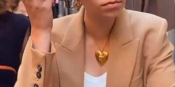 Luiza Rozova, se rumorea que era la hija de Vladimir Putin, en un club nocturno de Moscú.