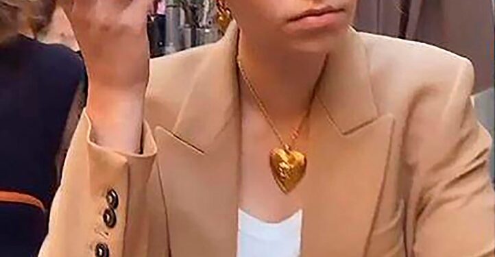 Luiza Rozova, se rumorea que era la hija de Vladimir Putin, en un club nocturno de Moscú.