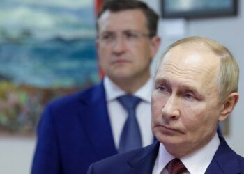 Vladimir Putin en una exposición científica.