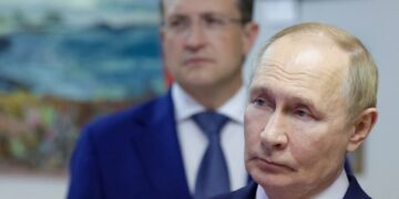 Vladimir Putin en una exposición científica.