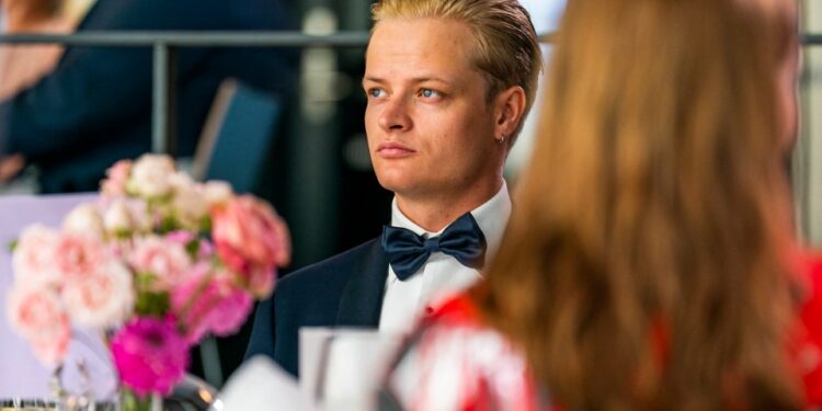 Marius Borg Høiby, hijo de la princesa de la corona noruega, en un evento.