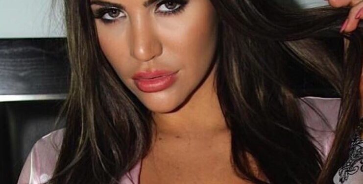 Tamika Chesser ,, https://www.instagram.com/tamikachesser/