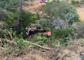 Escena de accidentes de campos de bomberos con dos muertes y tres heridas graves.