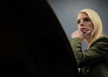 La Fiscal General de los Estados Unidos, Pam Bondi, atestigua ante el Comité de Asignaciones de la Cámara en el Capitolio de los Estados Unidos el 23 de junio de 2025 en Washington, DC