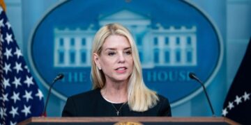 El DOJ termina el decreto de contratación basado en la raza de 44 años