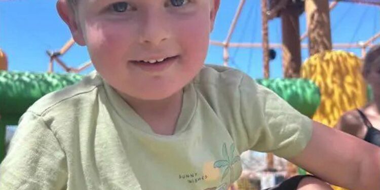 Foto de Oliver Pugh de tres años desaparecido.