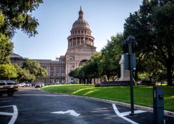 El Senado de Texas pasa el mapa de redistribución de distritos que favorecen a los republicanos