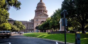 El Senado de Texas pasa el mapa de redistribución de distritos que favorecen a los republicanos