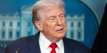 El presidente Donald Trump habla durante una conferencia de prensa en la Casa Blanca en Washington el 11 de agosto de 2025. (Madalina Kilroy/The Epoch Times)