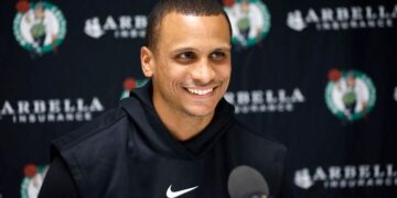 El entrenador de los Celtics, el entrenador Joe Mazzulla