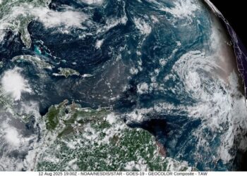 El huracán Erin se intensifica en una tormenta de categoría 5 en el Atlántico