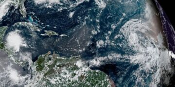 El huracán Erin se intensifica en una tormenta de categoría 5 en el Atlántico