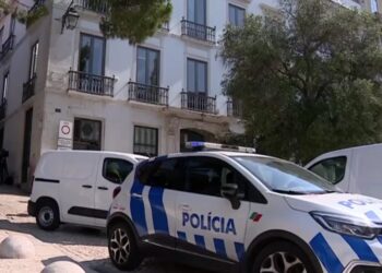 Lisboa Police Car en una escena del crimen.