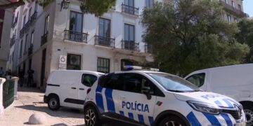 Lisboa Police Car en una escena del crimen.
