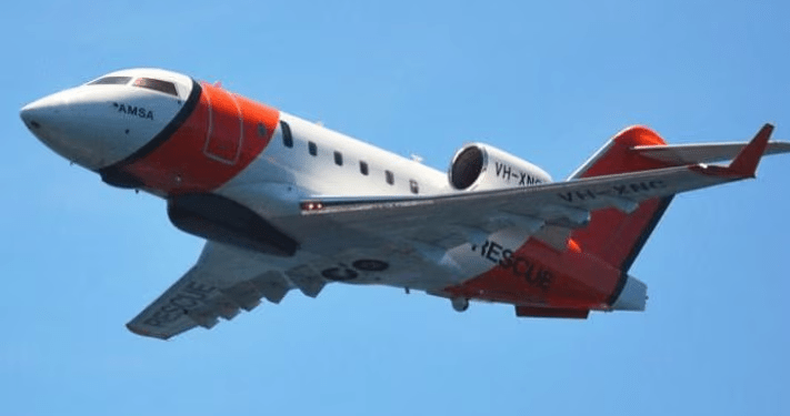 Aviones de búsqueda de la Autoridad de Seguridad Marítima Australiana en vuelo.