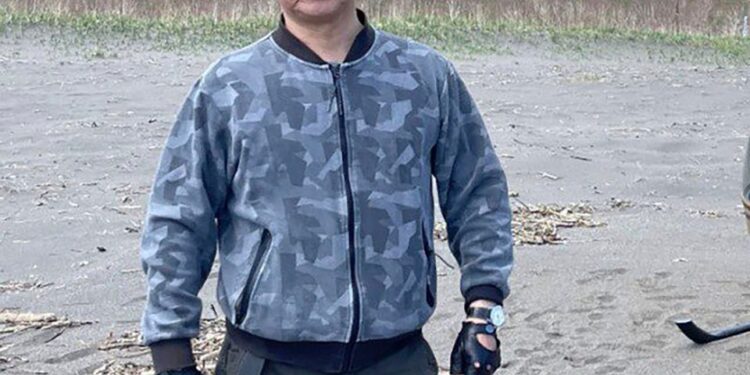 Piloto Igor Kan después de un aterrizaje de emergencia.