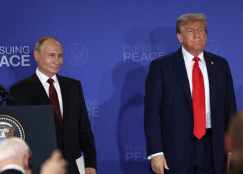 Presidentes Putin y Trump en una conferencia de prensa conjunta.