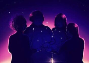 Una ilustración digital de cuatro mujeres, algo acurrucadas y siluitadas contra un amanecer, fomentando diez pequeñas estrellas que se ciernen sobre sus manos. La constelación de la cruz del sur se puede ver en el cielo detrás de ellos.