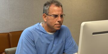 Erik Menéndez Violaciones de comportamiento de la prisión