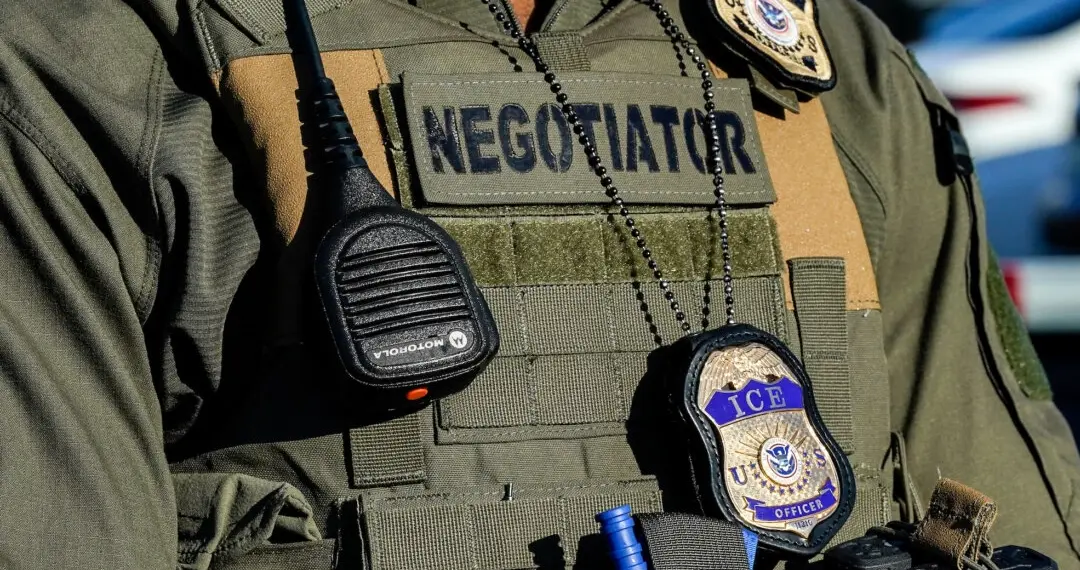 ICE busca contratar 10,000 agentes más, ofrece bonos de firma de $ 50,000, perdón de préstamos estudiantiles