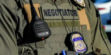 ICE busca contratar 10,000 agentes más, ofrece bonos de firma de $ 50,000, perdón de préstamos estudiantiles