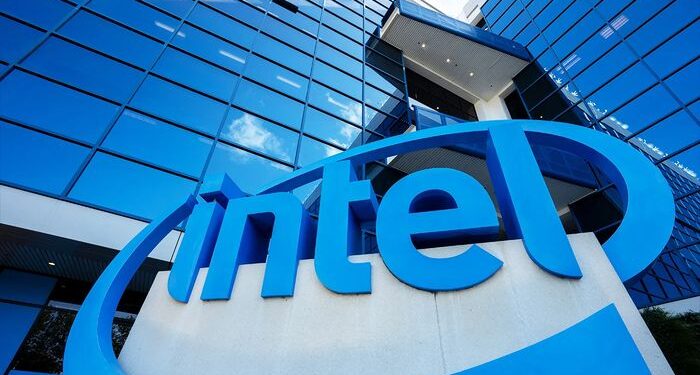 Intel Shares se sumerge en despidos, retroceso de fundición